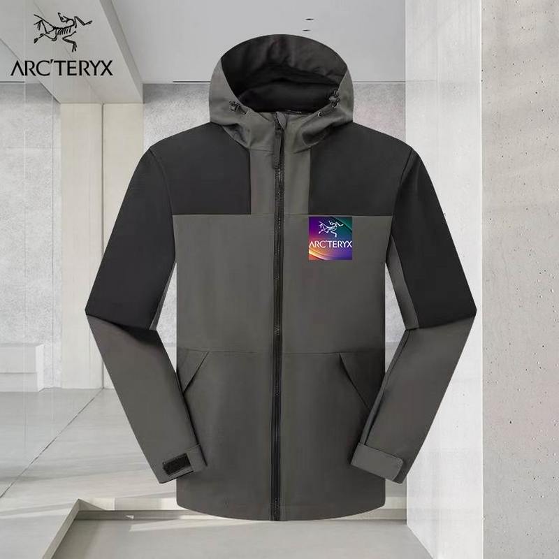 ARC'TERYX Men's Outwear 66